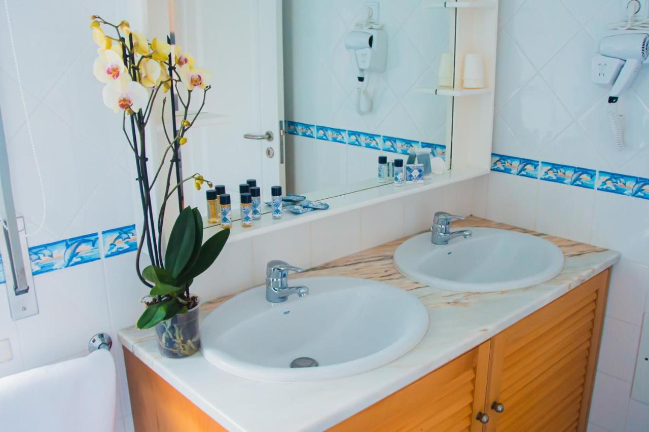 Pedrogao Guesthouse Exterior photo Bathroom